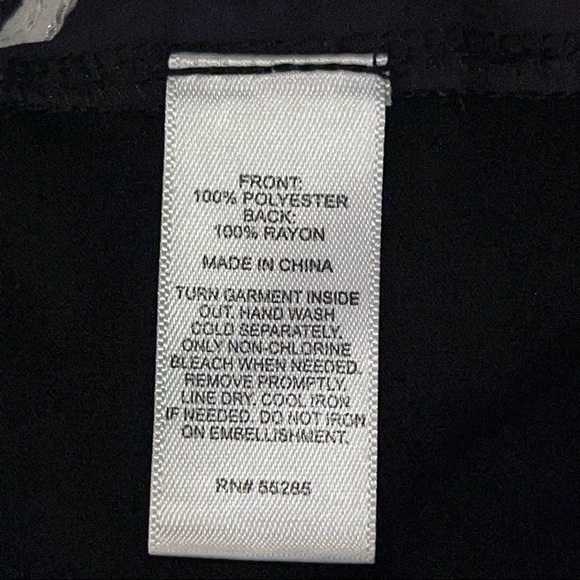 Exprese Medium v-neck strap top - Picture 5 of 5